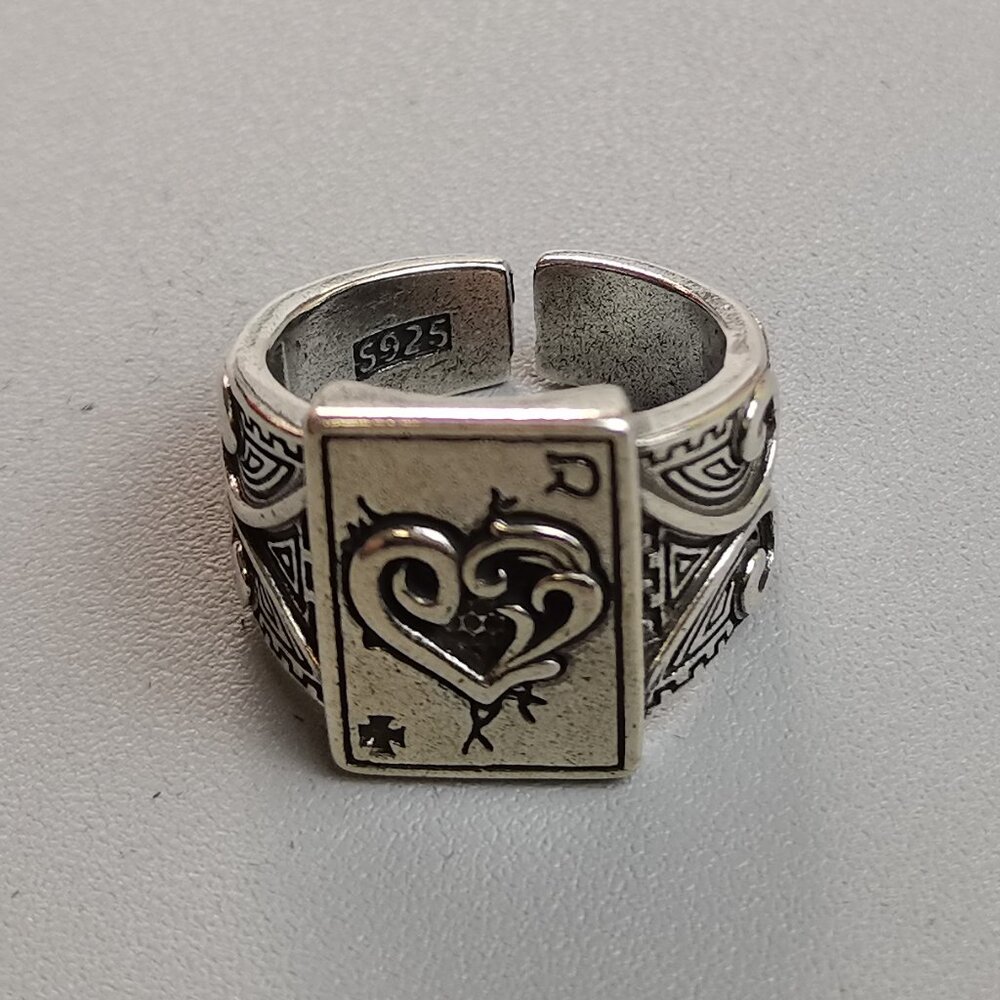 Second-hand women's classic vintage silver ring